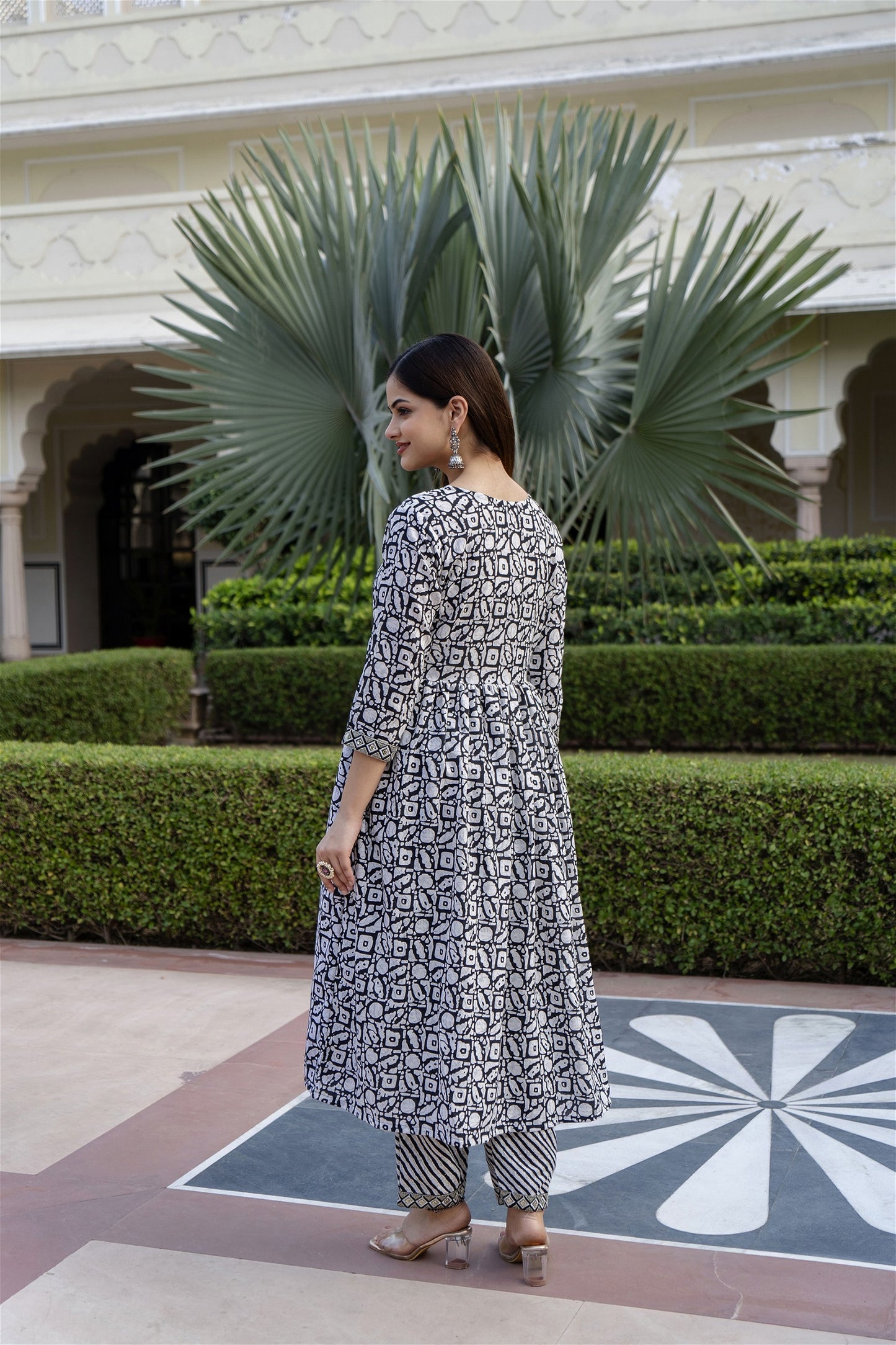 Women Embroidered Kurta and Pant Set with Dupatta in Black and White color