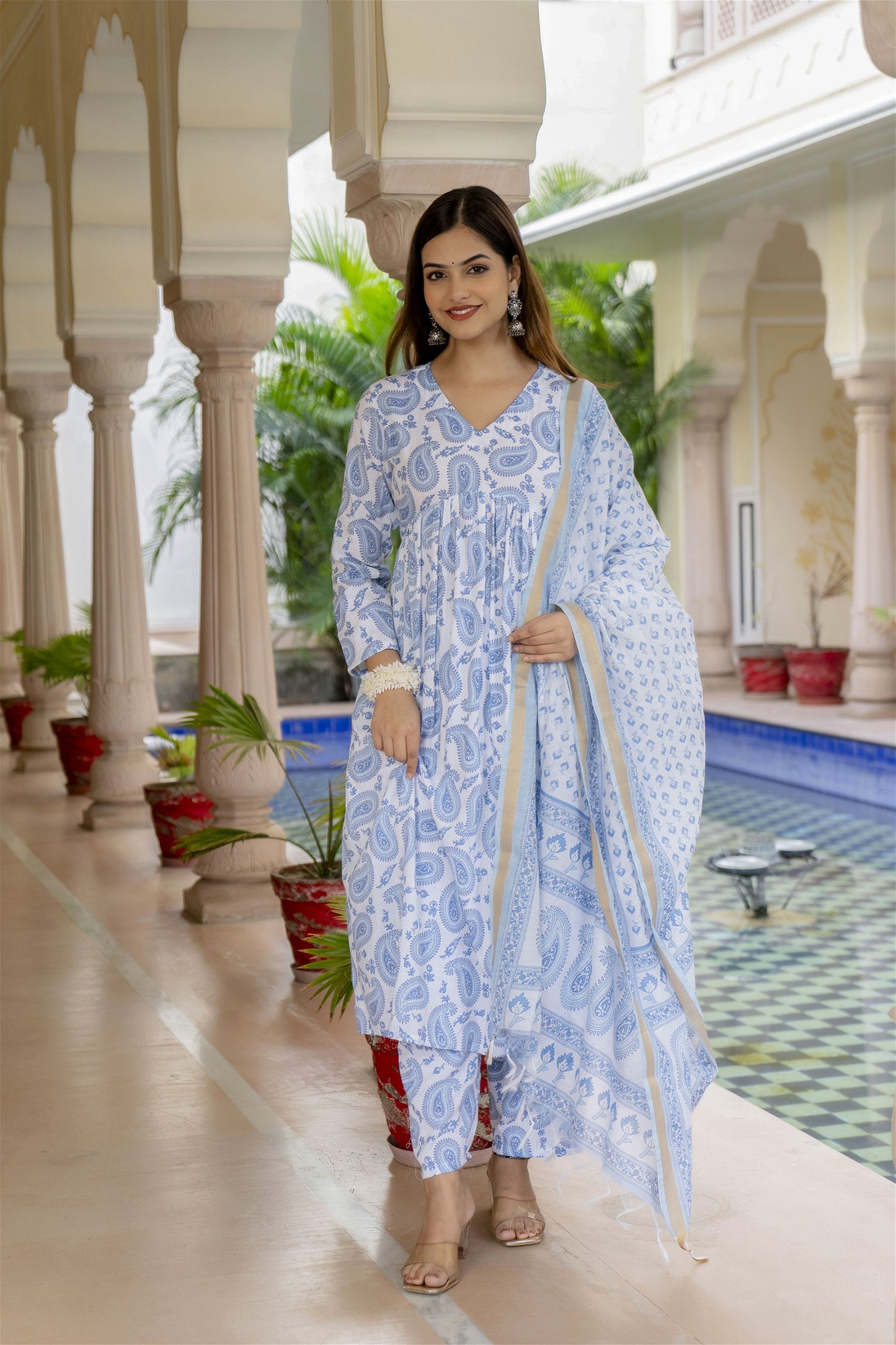 Women Block Printed Kurta and Pant Set With Dupatta in Traditional design