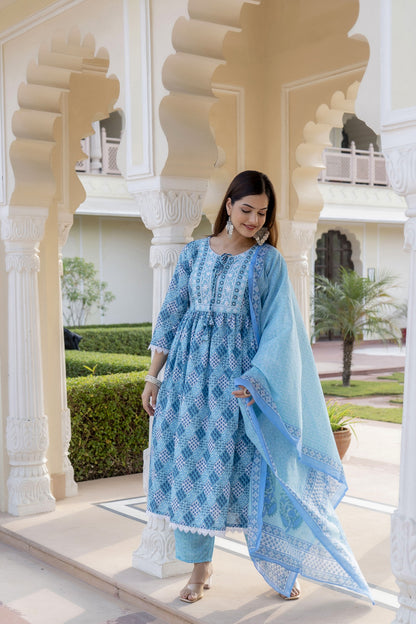 Women Printed Kurta and Pant Set with Dupatta in Delicate design