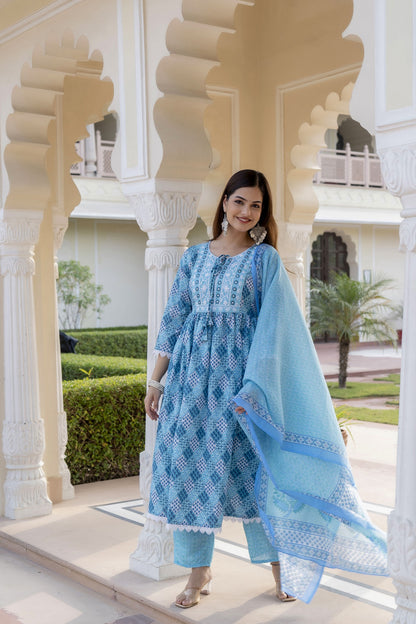 Women Printed Kurta and Pant Set with Dupatta in Delicate design