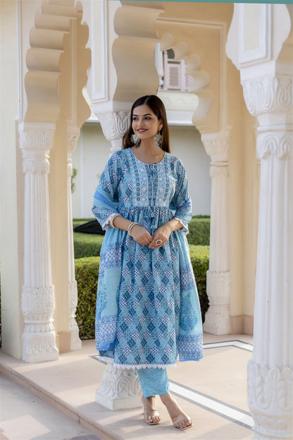 Women Printed Kurta and Pant Set with Dupatta in Delicate design