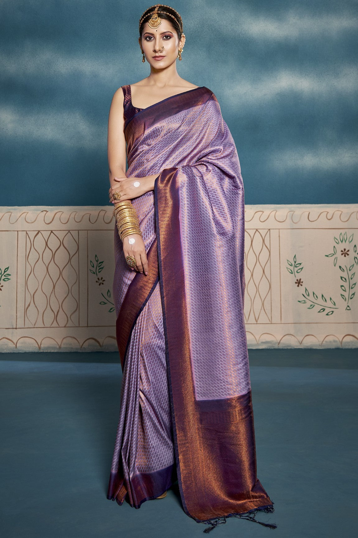 Purple Colour Weaving Kanjivaram Silk Saree With Tassel