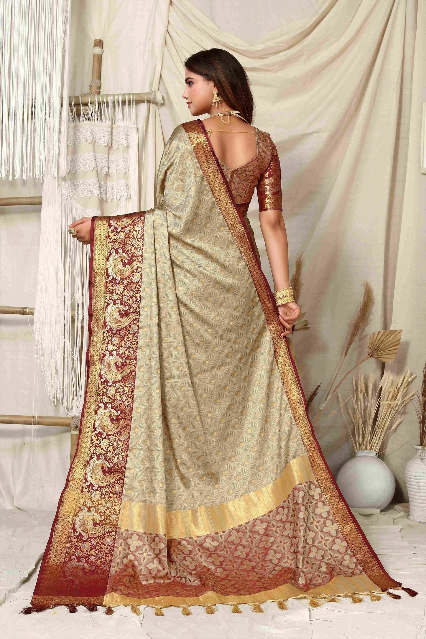 Cream Colour Aura Rich Pallu designer silk Saree For Women's