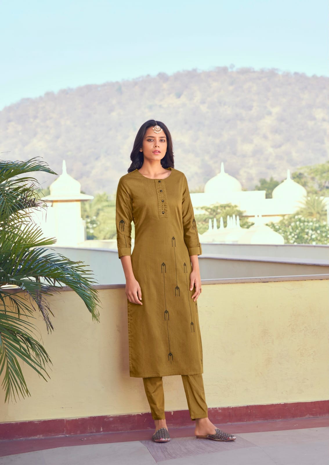 Mehendi Green Embroidery Work Roman Silk Kurta Set